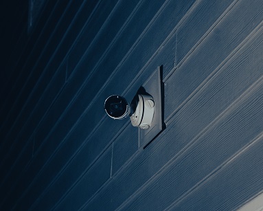 Weatherproof outdoor wall-mounted camera — built for Illinois weather year-round.
